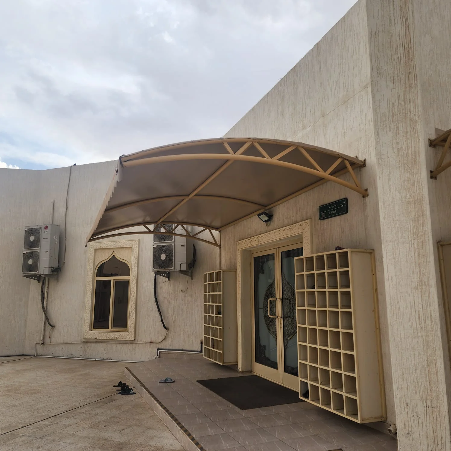 حداد تركيب مظلات بالدمام | أفضل فني تركيب مظلات بجميع أنواعها